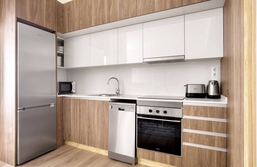 El Born Apartamento | Renovated El Born 2BR nr Port Vell, by Blueground