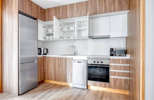 El Born Apartamento | Renovated El Born 2BR nr Port Vell, by Blueground