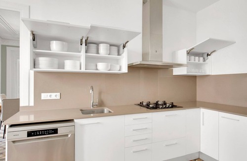 Sant Pere Apartamento | Renovated El Born 3BR, by Blueground