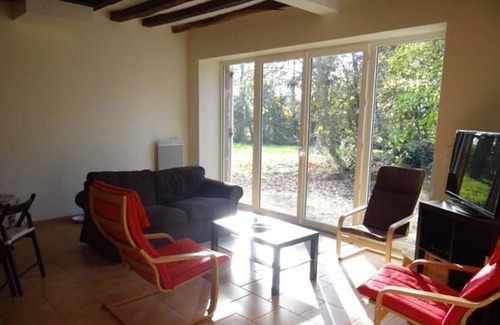 La Bazoge Cabaña | Casa rural renovada con terraza, cerca de Le Mans, 4 hab, ideal para 8 personas