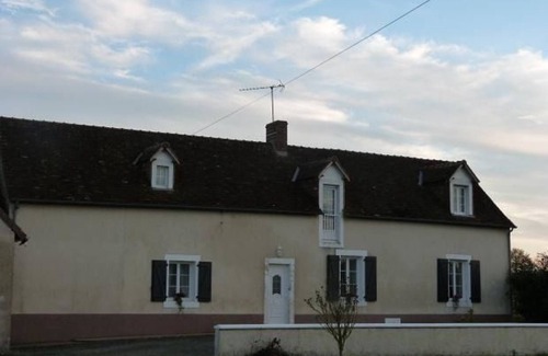 Vallon-sur-Gee Cabaña | Casa renovada con terraza, internet y garaje cerca de Vallon-sur-Gée