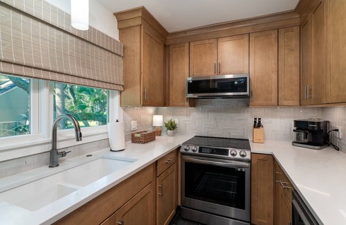 Tarpon Pond Cabaña | Renovated from the Studs up! 3 Bedroom, 2 Bath! Amenity Cards!