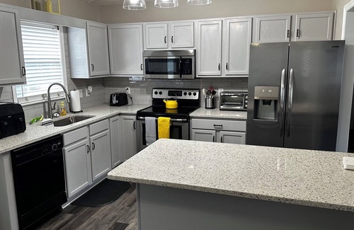 Winston - Salem Casa | Renovated Gem Minutes from Downtown WS, Kville, GSO