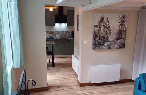 Saint-Omer Apartamento | Renovated ground-floor apartment with outdoor spa. Sleeps 4.