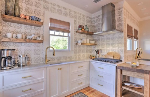 Historic Old Northeast Casa | Renovated Historic Northeast Home walking distance to DWTN St. Pete & Water