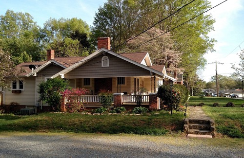Rural Hall Casa | Renovated historic Craftsman bungalow near Winston Salem and mountain activities
