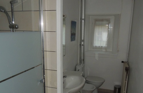 Commarin Apartamento | renovated historic house with inner lake and castle nearby
