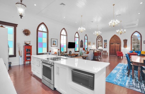 Thunderbolt Casa | Renovated + Historic Sanctuary in Thunderbolt near River by Lucky Savannah