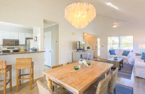 Pelican Bay Casa | Renovated Home w/ Lagoon Views, Screened Porch, Deck & Community Pool; 5 Minute Walk to Beach!