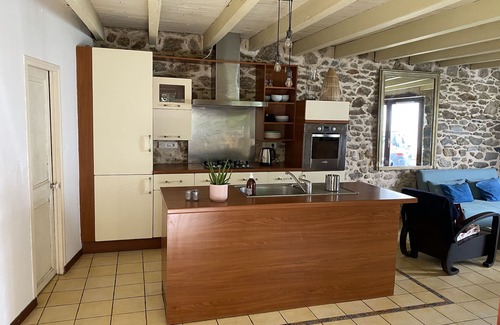 La Marne Casa | Renovated house with outside courtyard 10 min walk from the sea - free parking