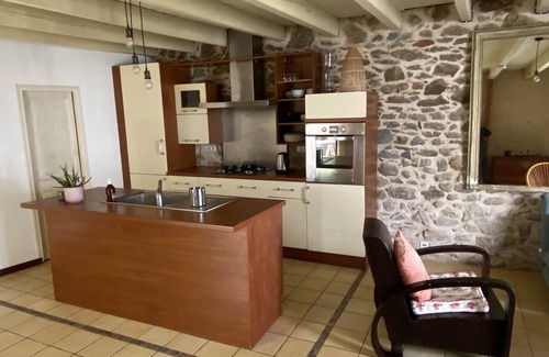 La Marne Casa | Renovated house with outside courtyard 10 min walk from the sea - free parking
