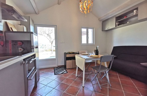 Polignac Cabaña | Casa renovada con gran jardín en Polignac