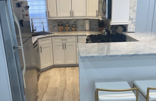 Queens Condominio | Renovated-Jacuzzi Tub Home NYC/LGA/JFK Washer/Dryer