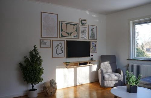 Klavrestrom Casa | Renovated Lake view Retreat with Kayaks & Big Garden