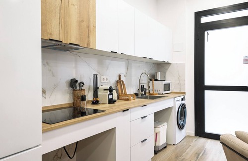 Torrefiel Apartamento | Loft reformado | Adaptado | Smart TV | AC | 3Pax |