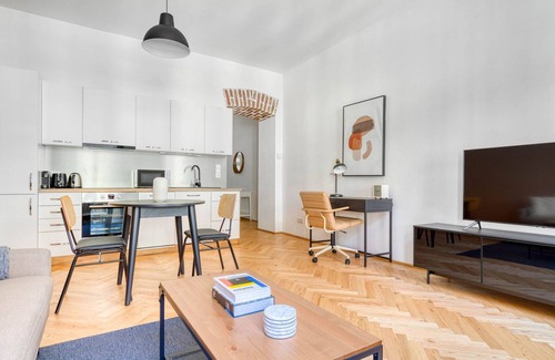 Matzleinsdorf Apartamento | Renovated Margareten 1BR in Historic Building, by Blueground