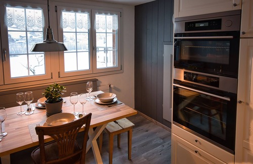 Grindelwald Chalet De Esquí | Renovated, modern furnished vacation apartment - quiet location