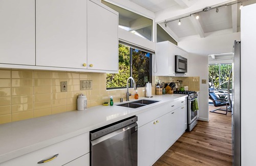 Magnesia Falls Cove Casa | Renovated, modern home with private pool, firepit, washer/dryer & AC