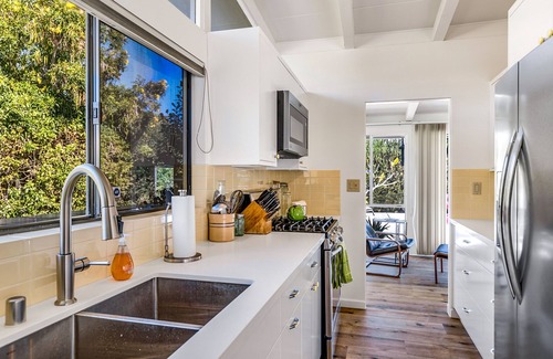Magnesia Falls Cove Casa | Renovated, modern home with private pool, firepit, washer/dryer & AC