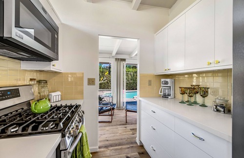 Magnesia Falls Cove Casa | Renovated, modern home with private pool, firepit, washer/dryer & AC