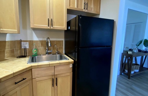 Barrier Island Apartamento | Renovated Oceanfront Condo at Ocean Manor:Private Beach,Tiki Bar,Fort Lauderdale