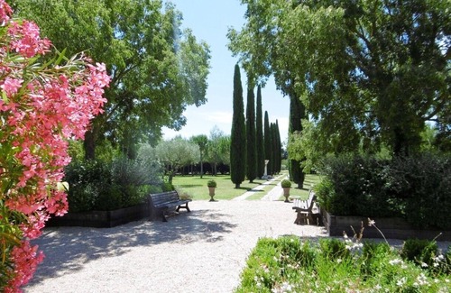 Rognonas Casa | Renovated old farmhouse South Avignon, wooded park, swimming pool, tennis