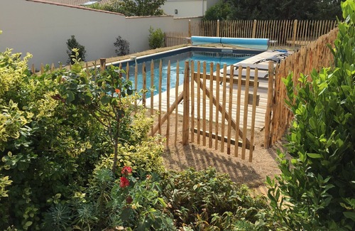 Andilly Casa | Antigua casa renovada de 280m² cerca de La Rochelle, capacidad para 12 personas, piscina