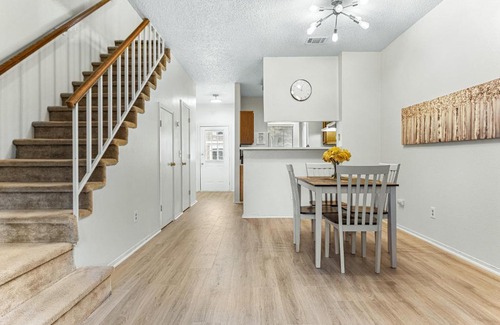Plano Apartamento | Renovated Plano Condo 2 BR