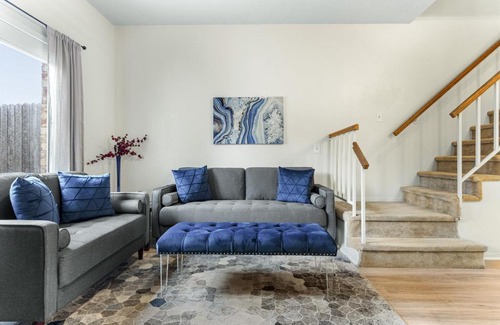 Plano Apartamento | Renovated Plano Condo 2 BR