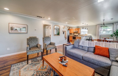 Hapeville Casa | Renovated Ranch House in Walkable Historic Neighborhood