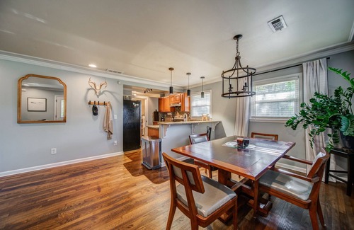 Hapeville Casa | Renovated Ranch House in Walkable Historic Neighborhood