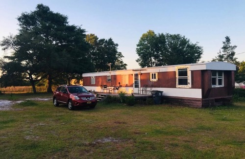 Ocean Isle Beach Casa | Remolque retro renovado en 2 millas de Sunset Beach y Ocean Isle Beach