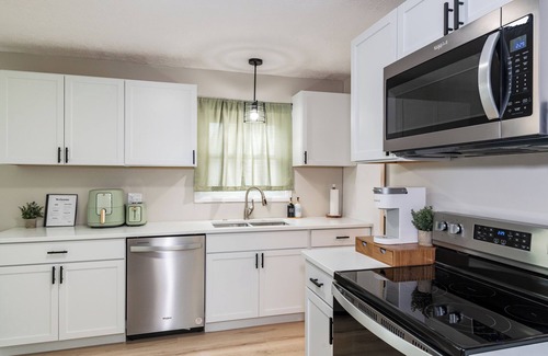 Fairborn Casa | Renovated Retreat, Fire-Pit, 2 King Beds