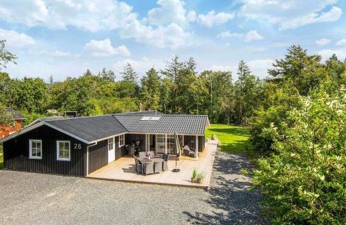 Henne Casa | Renovated Retreat with Pool - By Traum Ferienwohnungen