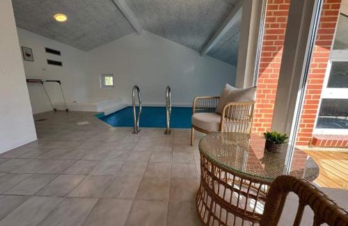 Henne Casa | Renovated Retreat with Pool - By Traum Ferienwohnungen