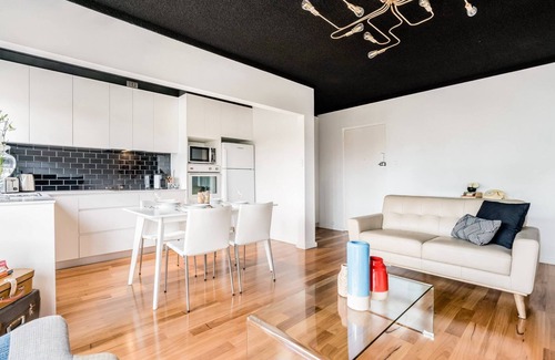 Drummoyne Apartamento | Renovated Retro Apartment Near Harbour Front Walks