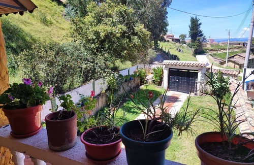 Mongui Cabina | Cabaña rural reformada con chimenea, al lado de rutas de senderismo.