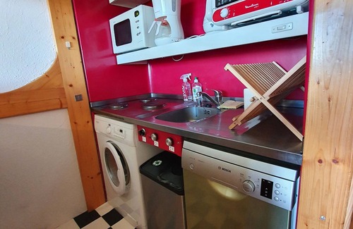 Arc-2000 Apartamento | Estudio renovado cerca del centro, balcón, 4 pers.