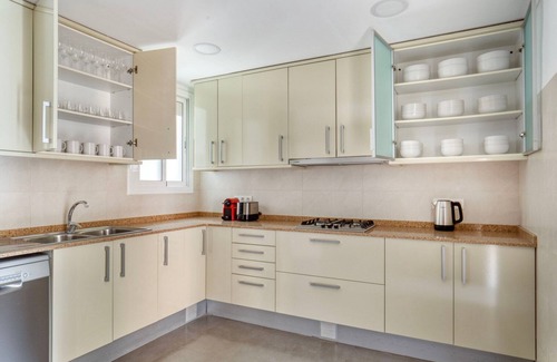 Sant Gervasi Apartamento | Renovated Sarrià-Sant Gervasi 4BR, by Blueground