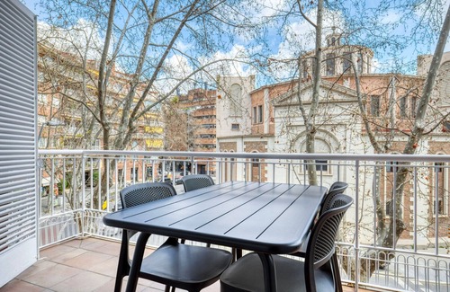 Sant Gervasi Apartamento | Renovated Sarrià-Sant Gervasi 4BR, by Blueground