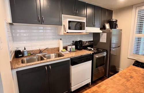 The Blue Mountains Complejo | Renovated, Ski In Ski Out Corner Unit for Fun Getaway
