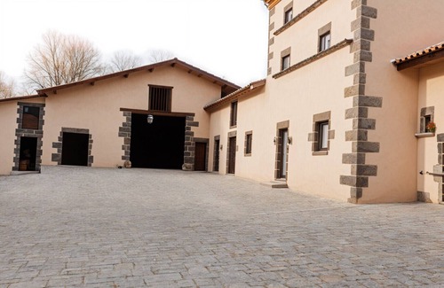 Saint-Ignat Casa | Renovated, spacious and comfortable 26-bed mill