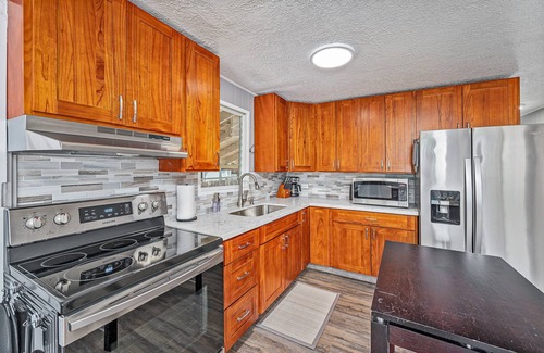 Ewa Casa | Renovated Steps to the Beach Cottage in Ewa Beach Serene Home w/Full Kitchen
