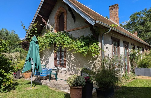 Ligny-le-Ribault Cabaña | Estudio renovado en Sologne con jardín privado, ideal para 2 personas