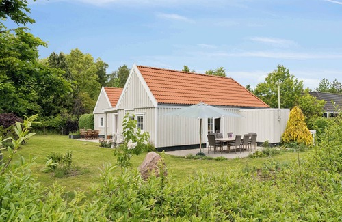 Holloselund Casa | Renovated summer house in Vejby/ Tisvilde