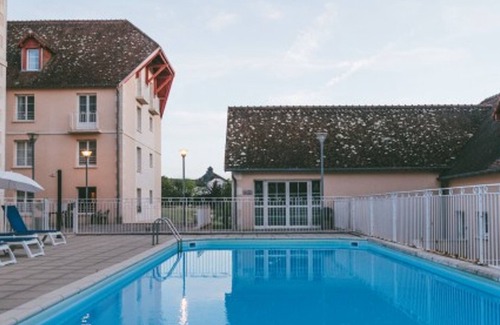 La Roche-Posay Apartamento | T2 renovado con piscina climatizada cerca de Thermas, estacionamiento y WIFI