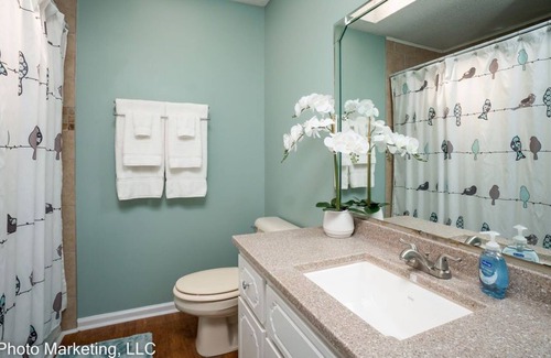 Warner Robins Casa | Renovated Townhouse w/Private Pool close to Robins AFB