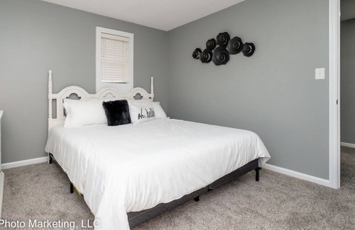 Warner Robins Casa | Renovated Townhouse w/Private Pool close to Robins AFB