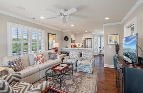 Isle of Palms Condominio | Renovated Unit on Top Floor with Gorgeous Ocean Views