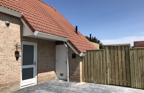 Breskens Casa | RENOVATED vacation home by the sea Breskens10 pers. child friendly, dog welcome.